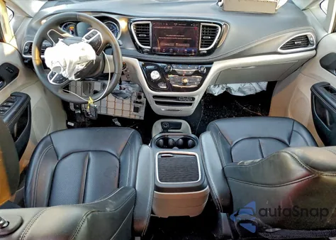 2023 Chrysler Pacifica Hybrid Touring L z USA, uszkodzony, nr VIN 2C4RC1L78PR562466